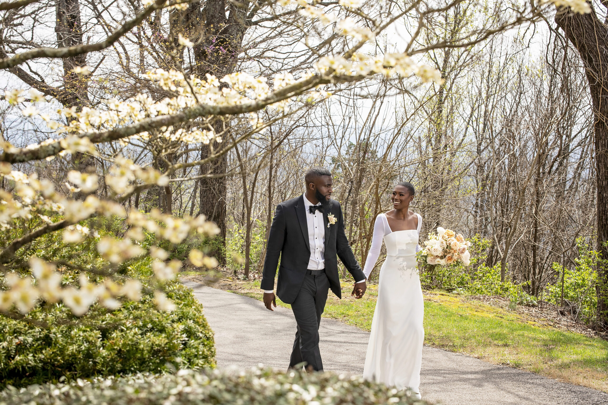 This Crème de la Crème Themed Mountain Top Bridal Styled Shoot Was Full of Pretty Peach Florals & Modern Details