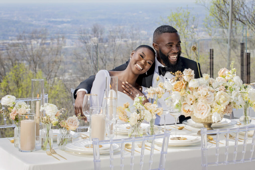 Peach florals, a mountain top ceremony, modern decor details, get ready to get inspired with this pretty bridal-styled shoot.