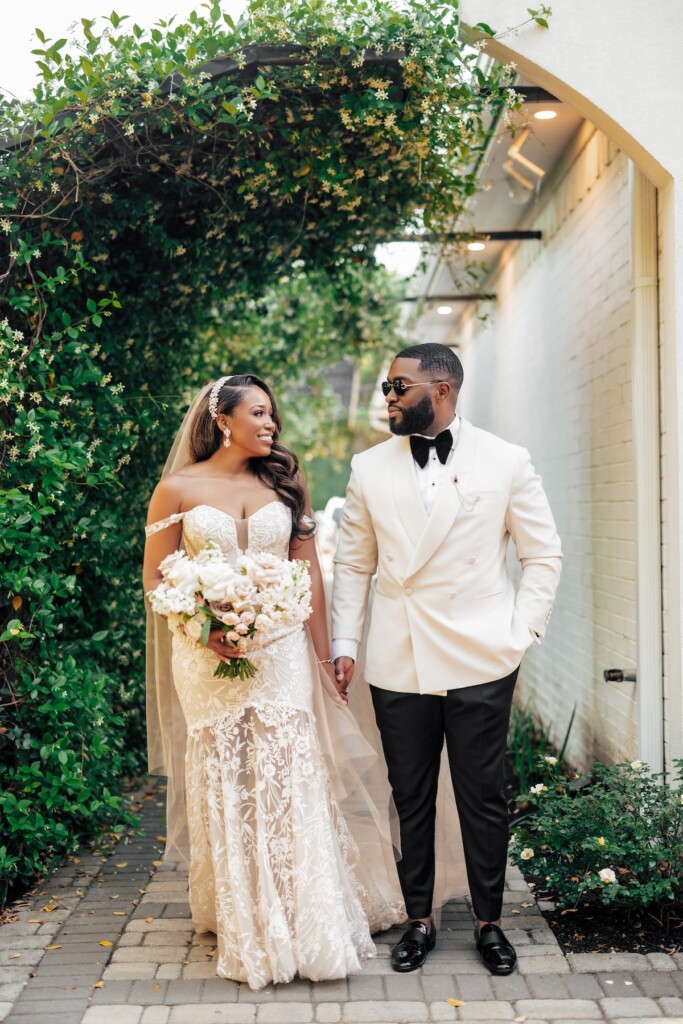 Featured in Issue 32, Evyn and Patrick exchanged vows in an elevated and classic wedding at the Peach Orchard Venue in Spring, Texas. 