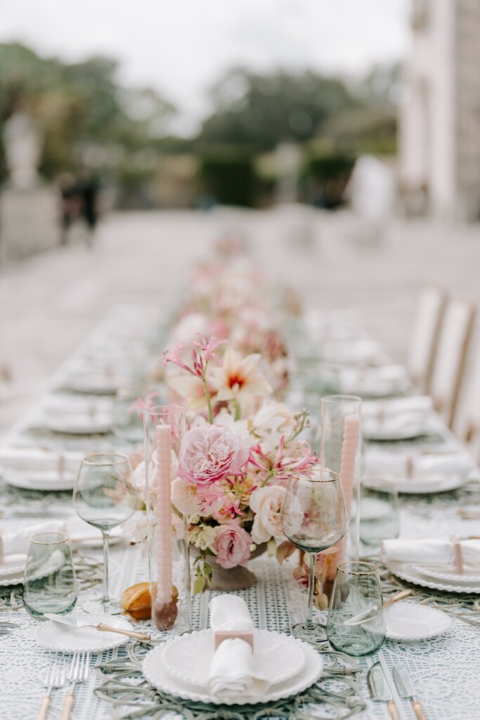 This whimsical wedding-styled shoot at the Tea House and Vizcaya Museum and Gardens in Miami, Florida was featured in Issue 32!