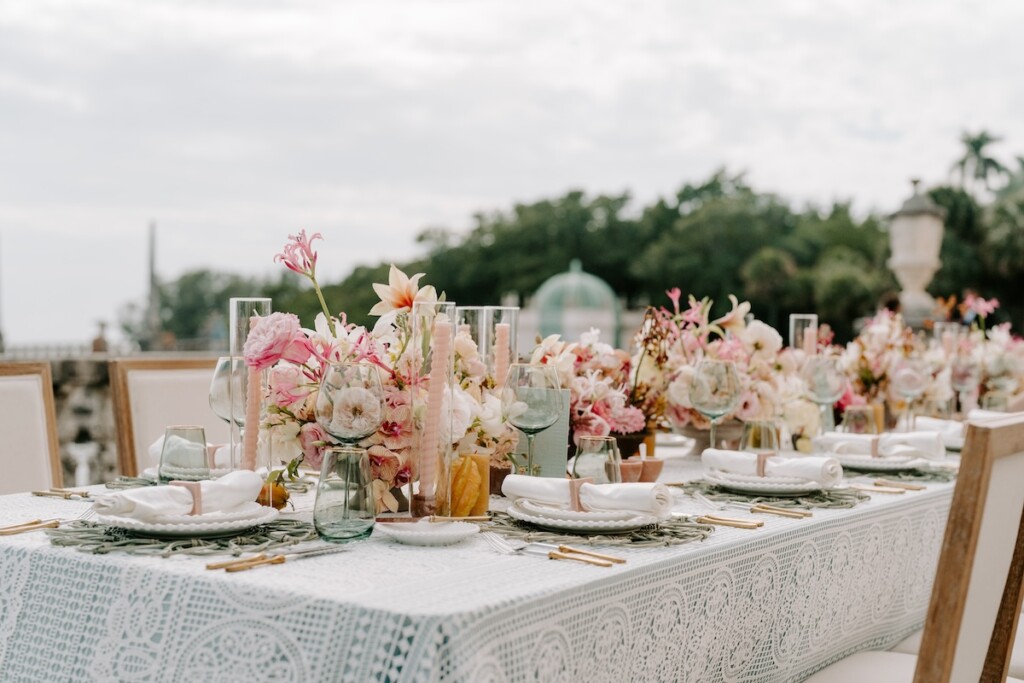 This whimsical wedding-styled shoot at the Tea House and Vizcaya Museum and Gardens in Miami, Florida was featured in Issue 32!