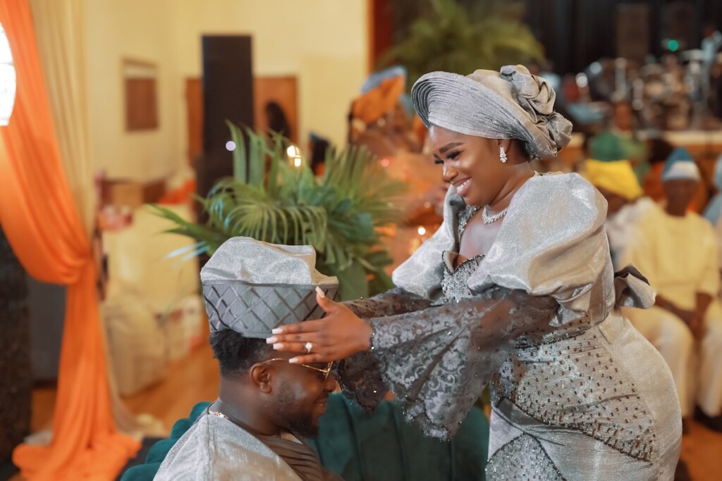 2-day Nigerian wedding weekend experience for over 200 attendees culminated in a modern gold and white wedding in Livingston, New Jersey.