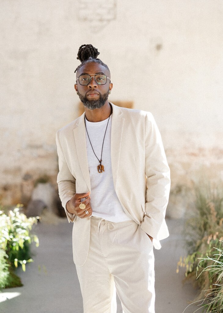 Featuring earthy shades of brown and beige, this outdoor-styled wedding places Blackness centerstage and celebrates the beauty of Black skin. 