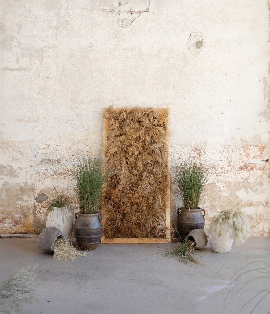 Featuring earthy shades of brown and beige, this outdoor-styled wedding places Blackness centerstage and celebrates the beauty of Black skin. 