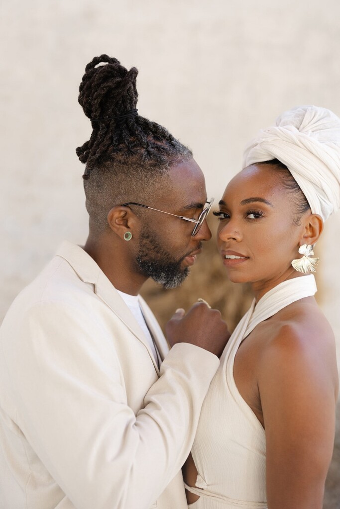 Featuring earthy shades of brown and beige, this outdoor-styled wedding places Blackness centerstage and celebrates the beauty of Black skin. 