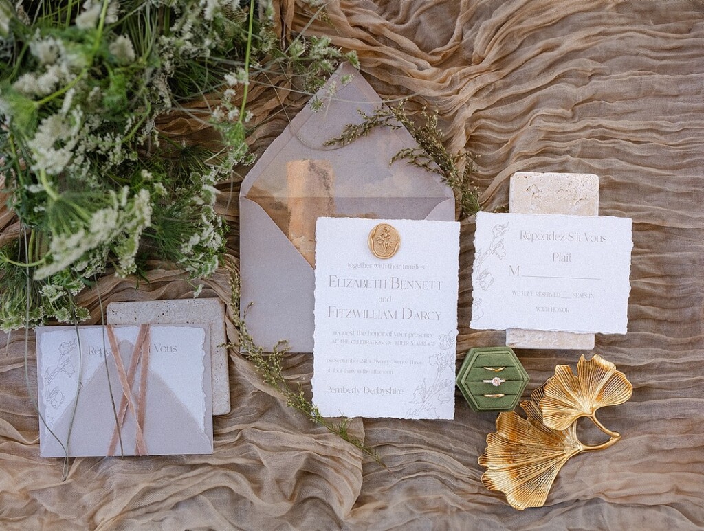 Featuring earthy shades of brown and beige, this outdoor-styled wedding places Blackness centerstage and celebrates the beauty of Black skin. 