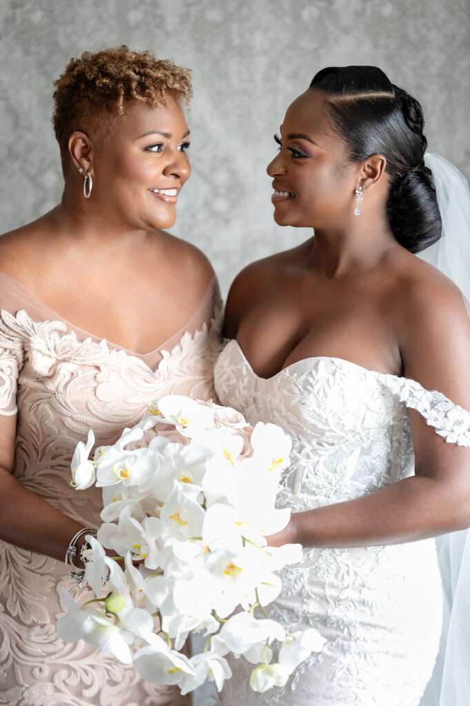 Connected by their Caribbean backgrounds, Arianne and Rob tied the knot in a romantic wedding at the Legacy Castle in New Jersey.