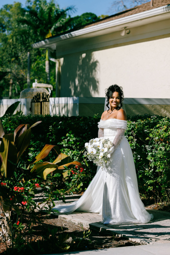 Tonasha and Brandon celebrated their love in a beautiful chic wedding with soft pink and mauve hues, touches of blue, and gold decor details.