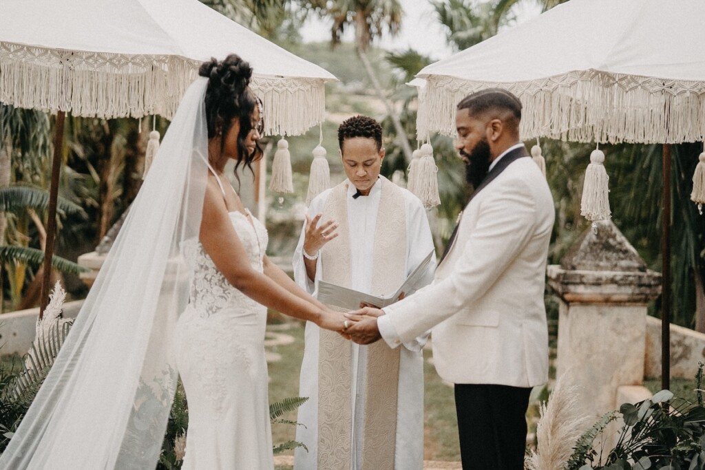 Rafael and Shirea said "I do" in a stylish wedding weekend in Mérida, Mexico, the capital of the beautiful lush jungles of the Yucatan.