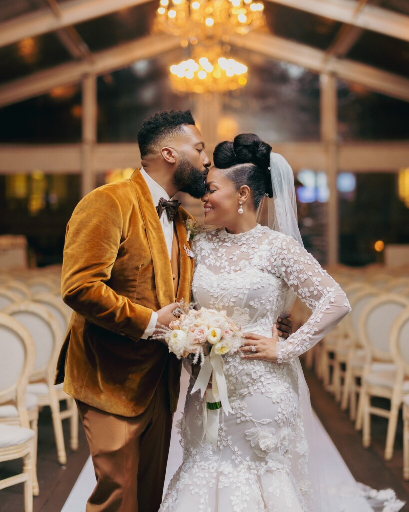 Yvette Nicole Brown and Actor Anthony Davis reflect on their wedding and inspiring love story as MunaLuchi Bride's issue 33 cover couple!